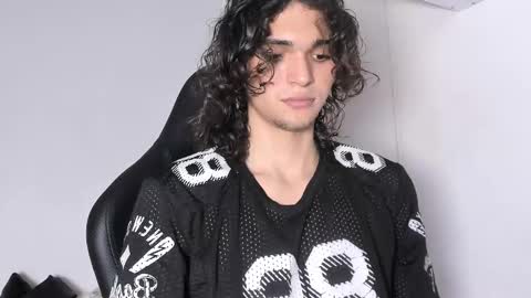 Snapshot of halan_jr chatting on February 4, 2025, 1:34 am halan online show from February 4, 2025, 1:34 am