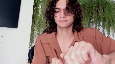 Snapshot of halan_jr chatting on February 7, 2025, 5:40 pm halan online show from February 7, 2025, 5:40 pm