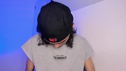 Snapshot of halan_jr chatting on February 19, 2025, 5:49 pm halan online show from February 19, 2025, 5:49 pm