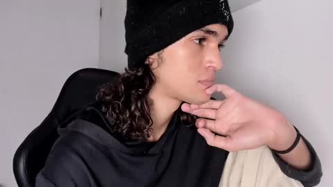 Snapshot of halan_jr chatting on March 10, 2025, 8:37 am halan online show from March 10, 2025, 8:37 am