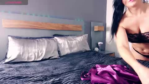 Haley online show from November 18, 2025, 8:30 am