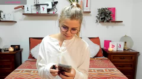 Snapshot of haleyreedme chatting on October 5, 2025, 9:40 am Haley online show from October 5, 2025, 9:40 am