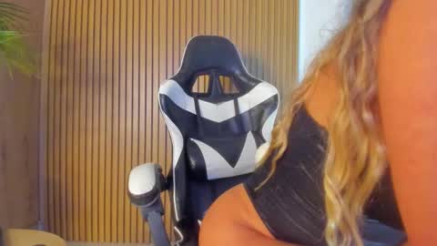 Anahis online show from October 7, 2025, 3:47 am