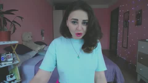 Snapshot of halleyg chatting on November 28, 2025, 9:45 am Ann online show from November 28, 2025, 9:45 am