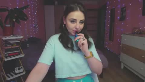 Snapshot of halleyg chatting on March 6, 2026, 2:46 pm Ann online show from March 6, 2026, 2:46 pm