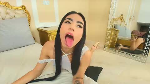 Snapshot of halliestone chatting on November 28, 2025, 4:09 pm Hallie Stone online show from November 28, 2025, 4:09 pm