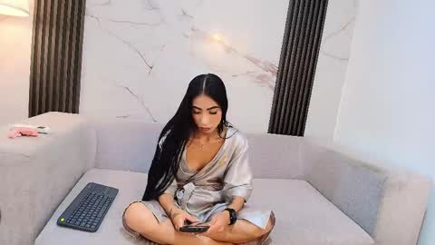 Hallie Stone online show from May 31, 2026, 1:51 pm
