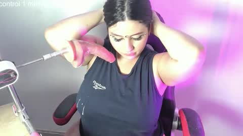 Snapshot of hally_berry___ chatting on January 12, 2026, 4:18 am Hally online show from January 12, 2026, 4:18 am