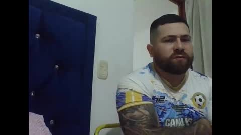 hammerwhithe01 online show from January 7, 2026, 1:02 pm