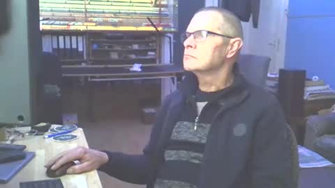 Snapshot of hamto65 chatting on December 25, 2024, 8:50 pm Prefer men 80 online show from December 25, 2024, 8:50 pm