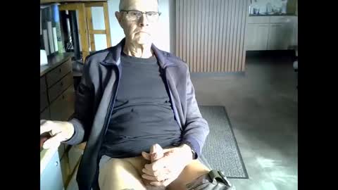 Snapshot of hamto65 chatting on March 15, 2026, 11:05 am Prefer men 80 online show from March 15, 2026, 11:05 am