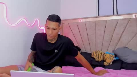 Hana and Zeta online show from March 3, 2026, 4:02 pm