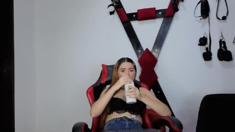 Hana and Zeta online show from April 2, 2026, 12:36 pm