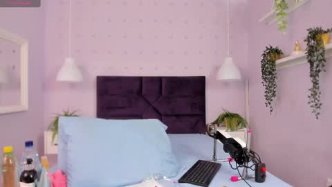 hanaahquinn online show from October 16, 2025, 11:44 am