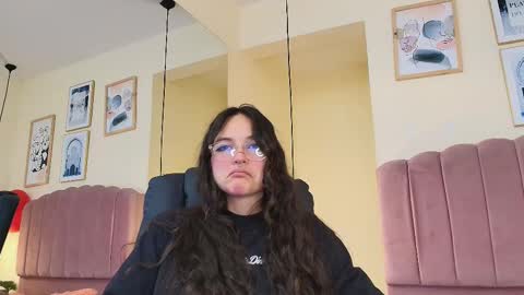 Snapshot of hanabie_ chatting on February 22, 2026, 3:18 am hanabie_ online show from February 22, 2026, 3:18 am