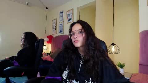 Snapshot of hanabie_ chatting on February 27, 2026, 3:50 am hanabie_ online show from February 27, 2026, 3:50 am