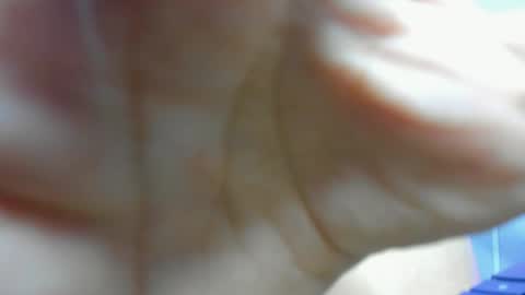 Hanna Lineros  online show from May 18, 2026, 12:33 pm
