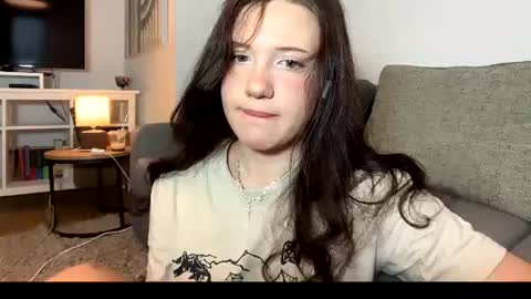 hanahwoods online show from June 26, 2026, 3:11 am