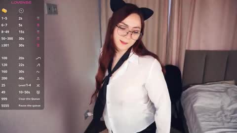 Snapshot of hanalif chatting on September 19, 2025, 6:37 am Blair and Ethel online show from September 19, 2025, 6:37 am