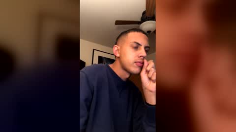 Snapshot of handsome01_ chatting on December 17, 2025, 1:11 am handsome01_ online show from December 17, 2025, 1:11 am