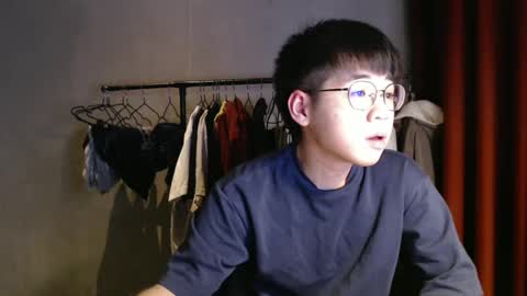 Snapshot of handsome_mannn chatting on December 14, 2024, 7:14 pm handsome_mannn online show from December 14, 2024, 7:14 pm