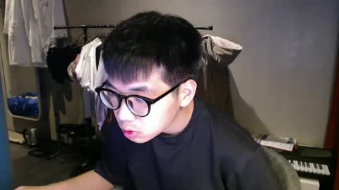 Snapshot of handsome_mannn chatting on February 1, 2026, 12:42 am handsome_mannn online show from February 1, 2026, 12:42 am