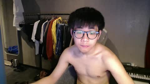 Snapshot of handsome_mannn chatting on March 8, 2026, 10:35 pm handsome_mannn online show from March 8, 2026, 10:35 pm
