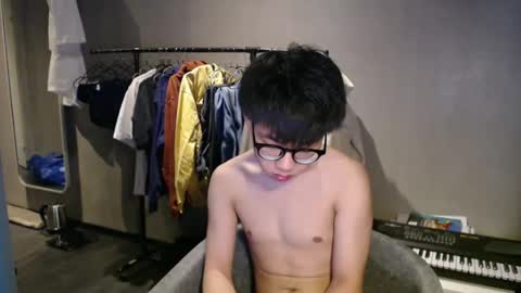 Snapshot of handsome_mannn chatting on March 22, 2026, 6:44 pm handsome_mannn online show from March 22, 2026, 6:44 pm