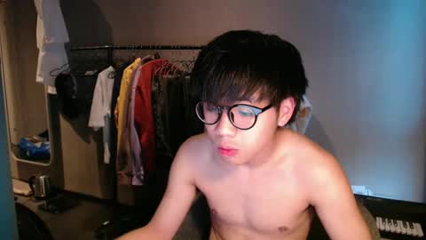 Snapshot of handsome_mannn chatting on May 1, 2026, 6:23 pm handsome_mannn online show from May 1, 2026, 6:23 pm