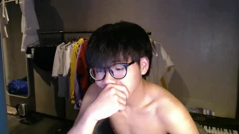 Snapshot of handsome_mannn chatting on May 5, 2026, 8:17 pm handsome_mannn online show from May 5, 2026, 8:17 pm