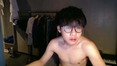 Snapshot of handsome_mannn chatting on May 10, 2026, 10:26 pm handsome_mannn online show from May 10, 2026, 10:26 pm