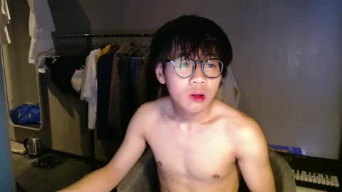 Snapshot of handsome_mannn chatting on May 16, 2026, 7:23 pm handsome_mannn online show from May 16, 2026, 7:23 pm