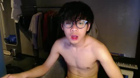 Snapshot of handsome_mannn chatting on May 30, 2026, 7:44 pm handsome_mannn online show from May 30, 2026, 7:44 pm