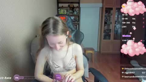 Mila online show from November 9, 2025, 9:29 am