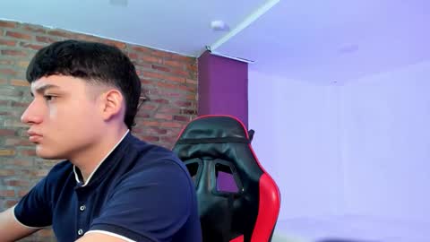 Snapshot of handsomeboys19 chatting on March 28, 2026, 12:27 pm leonardfarrucknick and otis online show from March 28, 2026, 12:27 pm