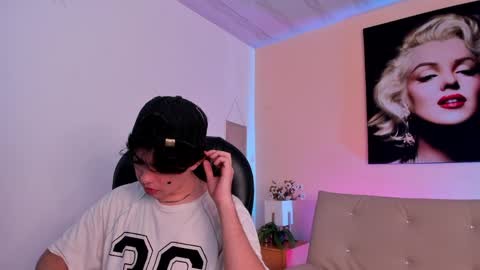 Snapshot of handsomeboys19 chatting on April 21, 2026, 2:56 pm leonardfarrucknick and otis online show from April 21, 2026, 2:56 pm