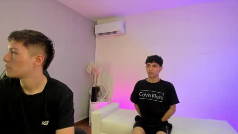 Snapshot of handsomeboys19 chatting on April 28, 2026, 8:47 pm leonardfarrucknick and otis online show from April 28, 2026, 8:47 pm