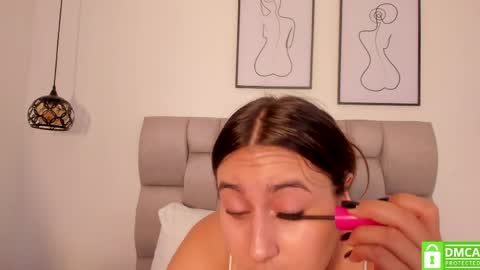 hanna__evans_ online show from April 8, 2026, 11:54 am