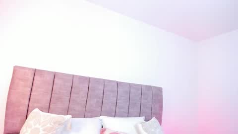 hanna_bunny15 online show from October 16, 2025, 8:43 pm