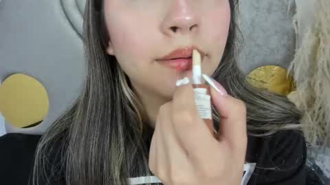 Snapshot of hanna_castro chatting on December 17, 2025, 1:17 pm Hanna Castro online show from December 17, 2025, 1:17 pm