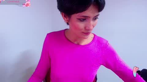 Snapshot of hanna_chloe chatting on December 14, 2024, 12:55 am Sara online show from December 14, 2024, 12:55 am