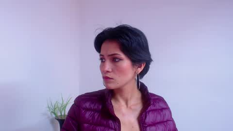 Snapshot of hanna_chloe chatting on December 18, 2024, 4:28 pm Sara online show from December 18, 2024, 4:28 pm