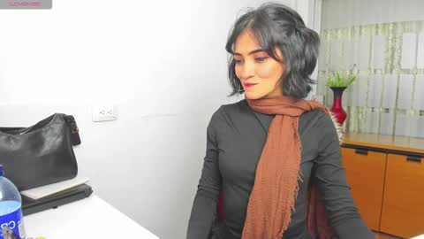 Snapshot of hanna_chloe chatting on November 20, 2025, 6:51 pm Sara online show from November 20, 2025, 6:51 pm