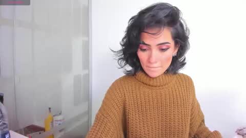 Snapshot of hanna_chloe chatting on January 6, 2026, 7:39 pm Sara online show from January 6, 2026, 7:39 pm