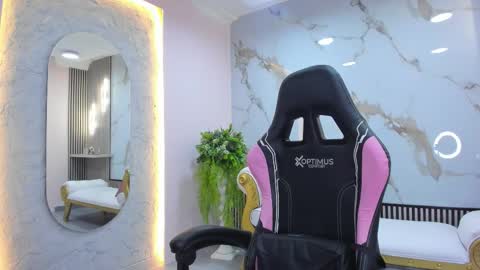 Hanna online show from November 1, 2025, 9:06 pm