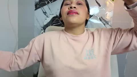 hanna_goldenst online show from November 21, 2025, 10:19 pm