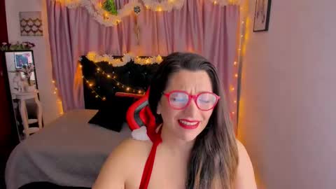 hanna_ma online show from December 16, 2025, 3:17 pm