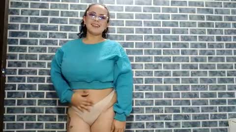 Snapshot of hanna_moons chatting on April 17, 2026, 12:57 am hanna_moons online show from April 17, 2026, 12:57 am