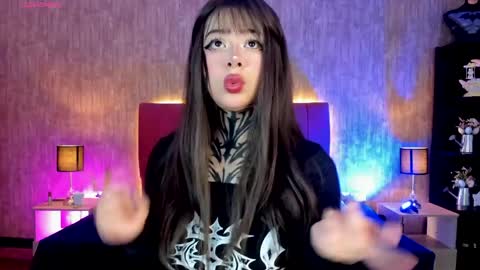 Hanna  online show from May 9, 2026, 2:22 pm