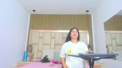 Snapshot of hannaandcherri chatting on November 25, 2025, 8:09 pm hannaANDcherri online show from November 25, 2025, 8:09 pm